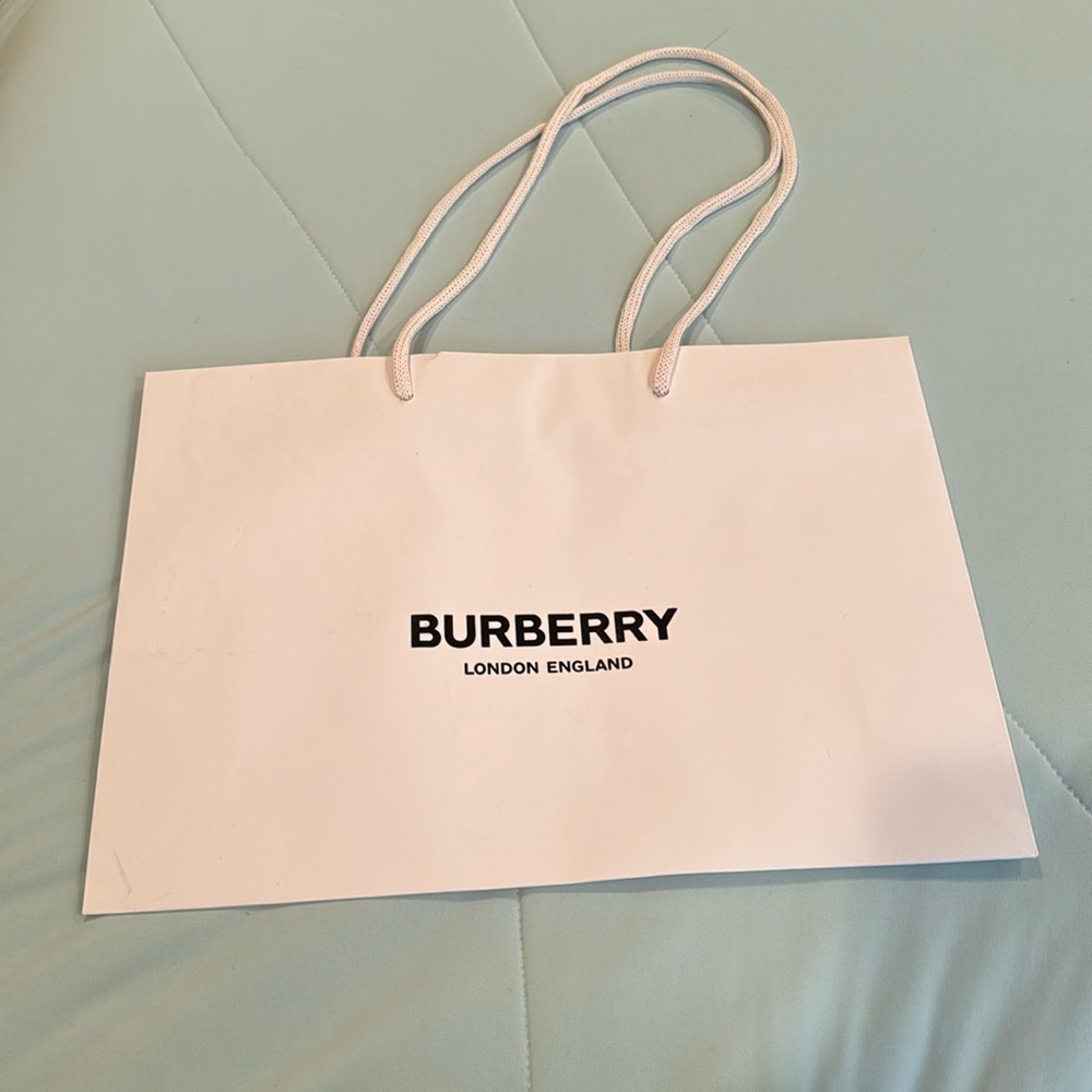 Burberry shopping bag